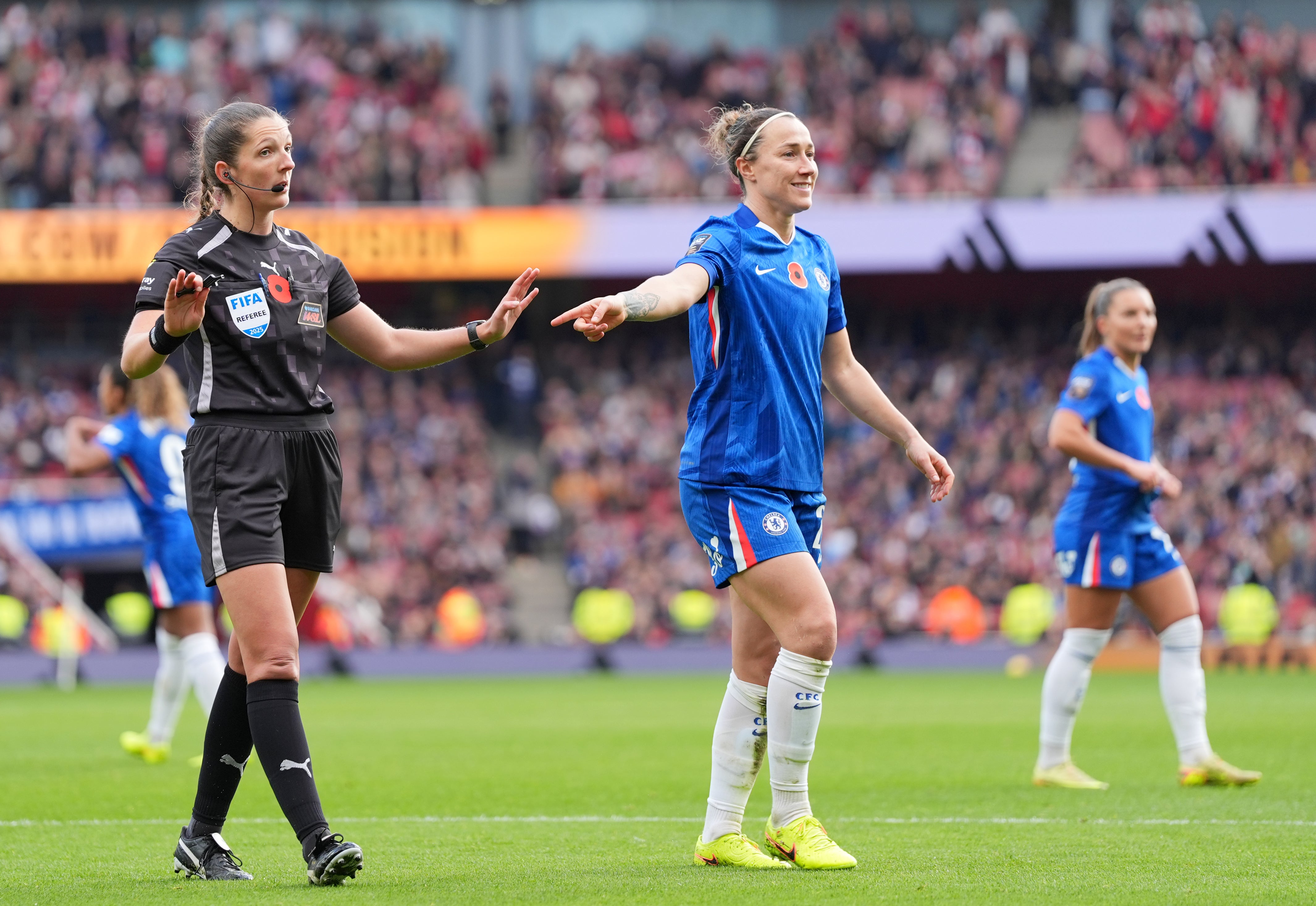 Rozhodca Melissa Burgin neuznal gól za hádzanú