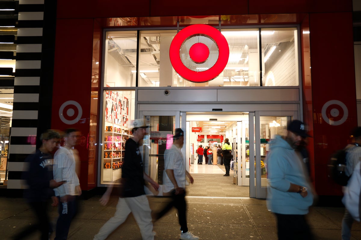 Target Customer Call Out Target rolls out new smiling guidelines for employees | The Independent