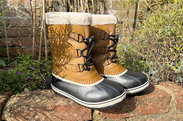 Best kids snowboots IndyBest review Sorrel Youth yoot PAC TP waterproof snow boots