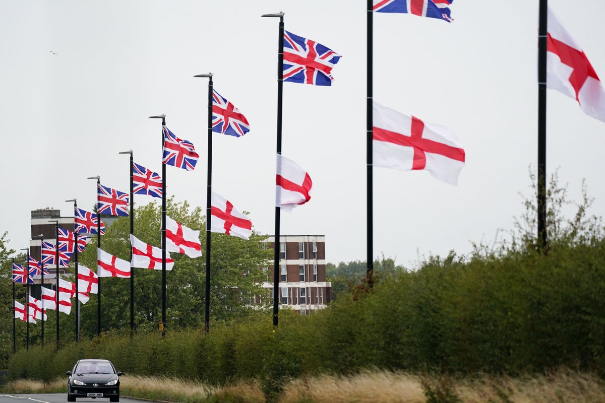 Oxfordshire Council seeks to ban England flags from street lampposts