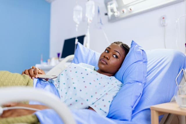 <p>Hasta un 20 % de los casos de cáncer de pulmón se presentan ahora en personas que nunca han fumado, en su mayoría mujeres, según datos de los CDC</p>