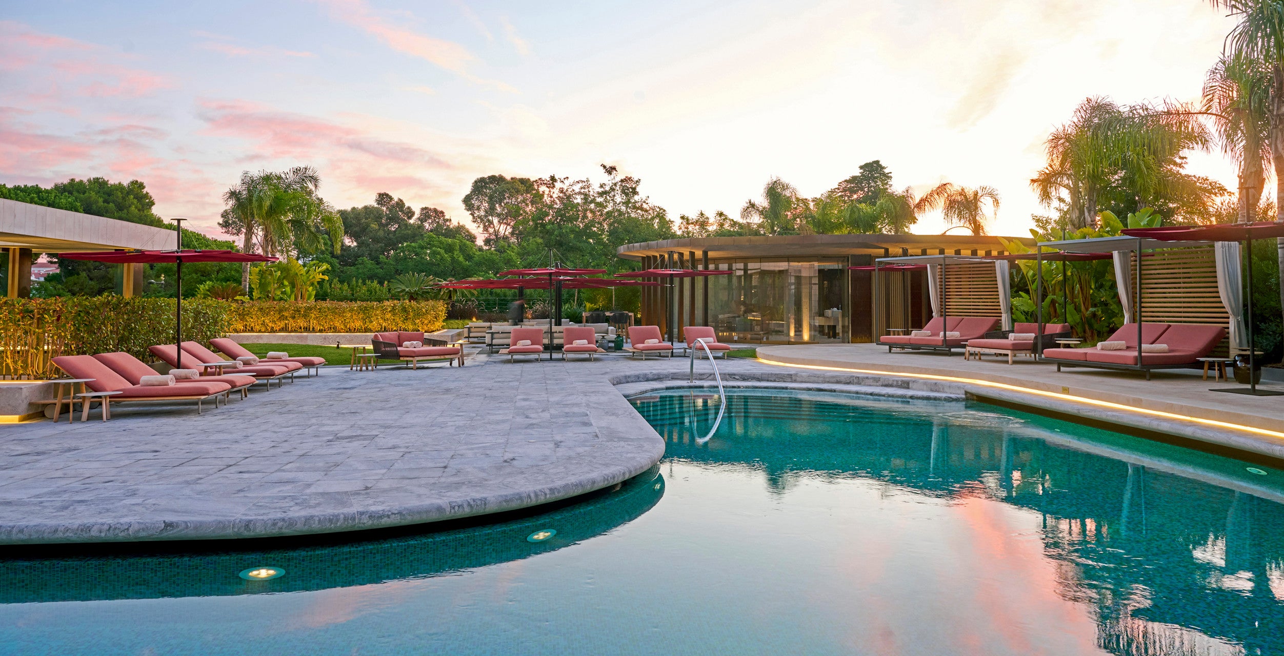 The hotel has a seasonal outdoor pool