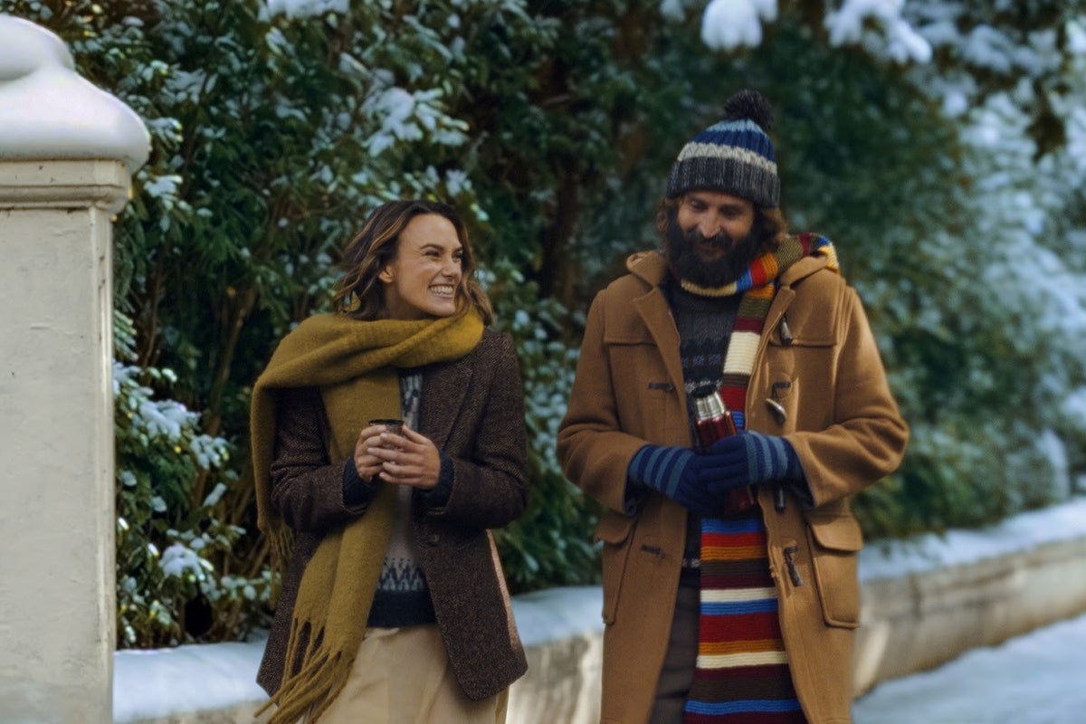 Keira Knightley stars with Joe Wilkinson in Waitrose’s ‘mini romcom’ Christmas advert – UK Times