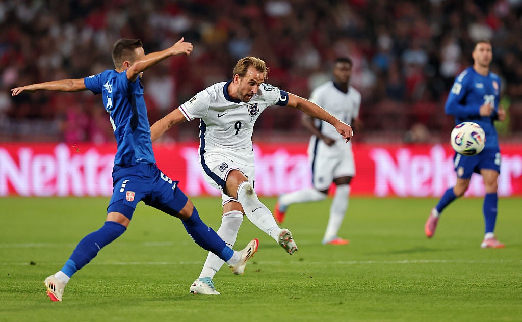 Harry Kane en acción contra Serbia en septiembre