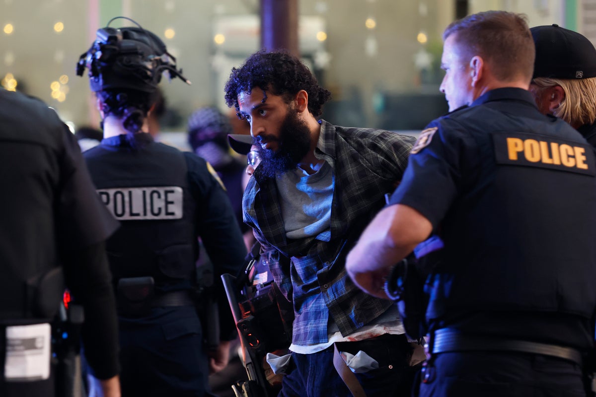 Brawl breaks out as protesters demonstrate near Turning Point USA event at UC Berkeley