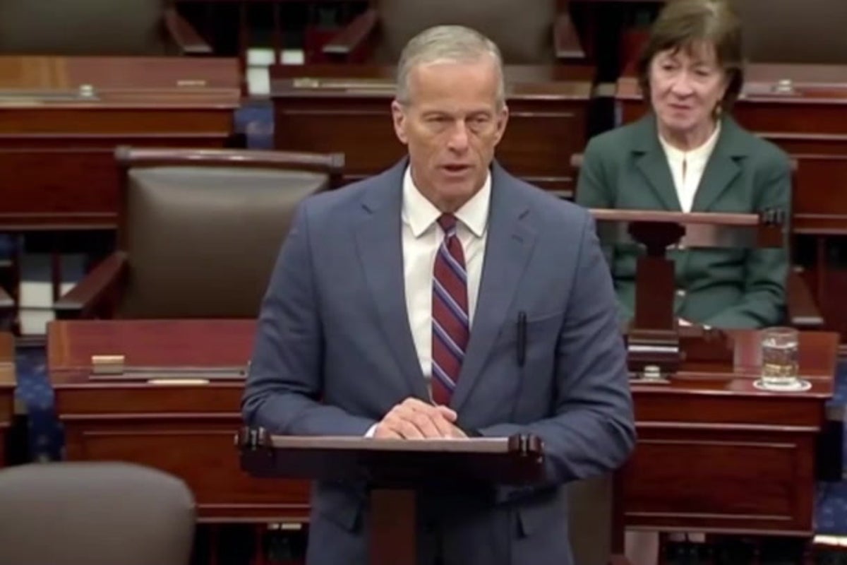 Moment senate votes to reopen U.S government after longest shutdown in history