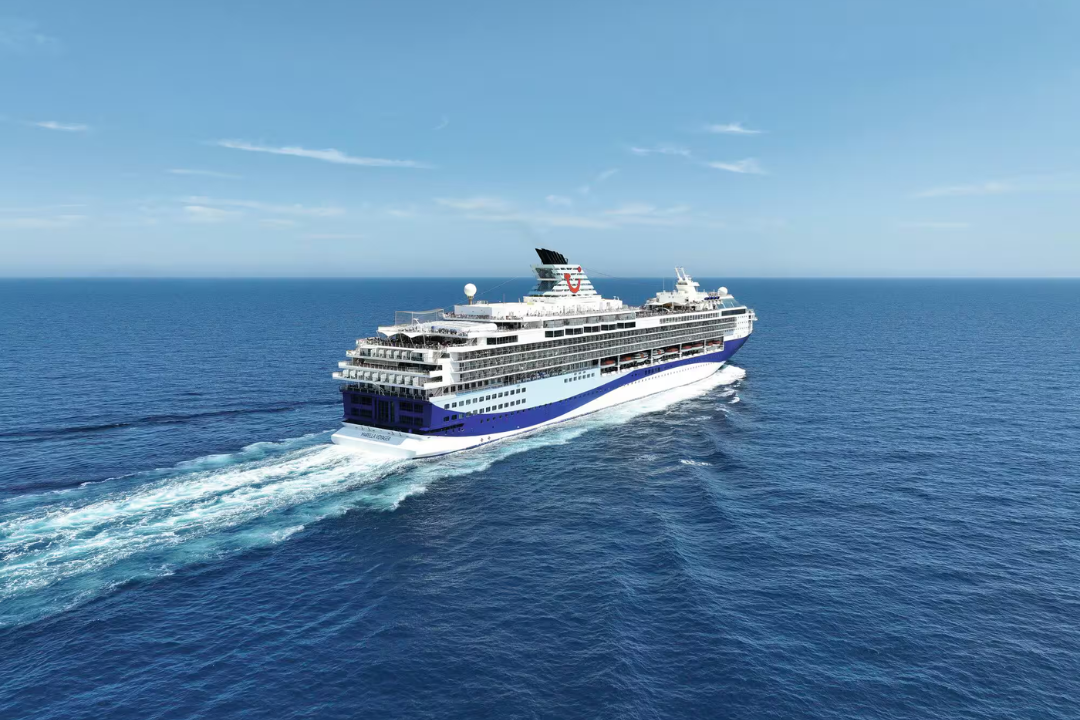 Planning your cruise in advance gives you more flexibility on dates and cabin types but you can also grab last-minute deals