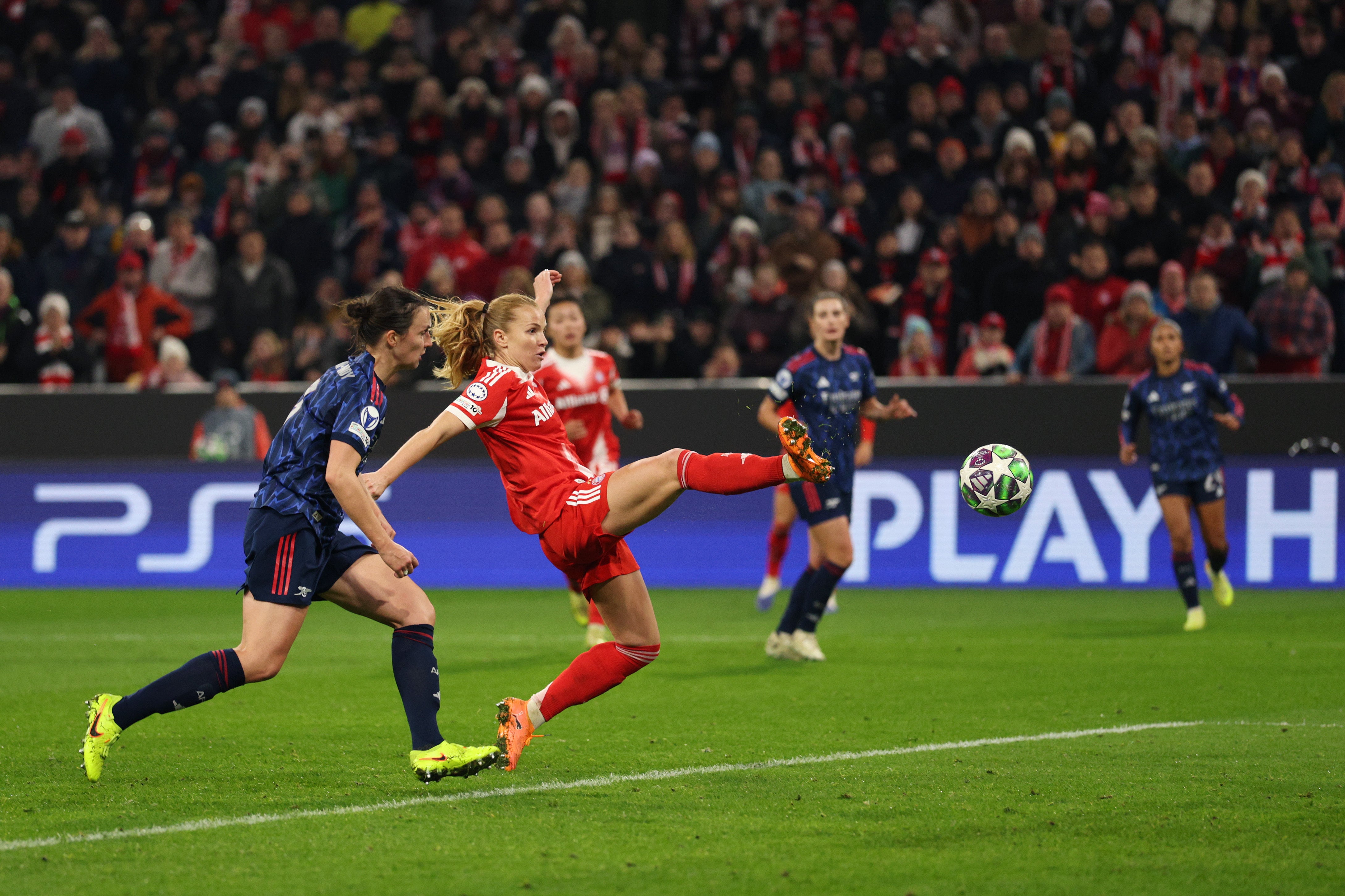 <p>Glodis Viggosdottir scored the winning goal as Bayern overcame a two-goal deficit to beat Arsenal</p>