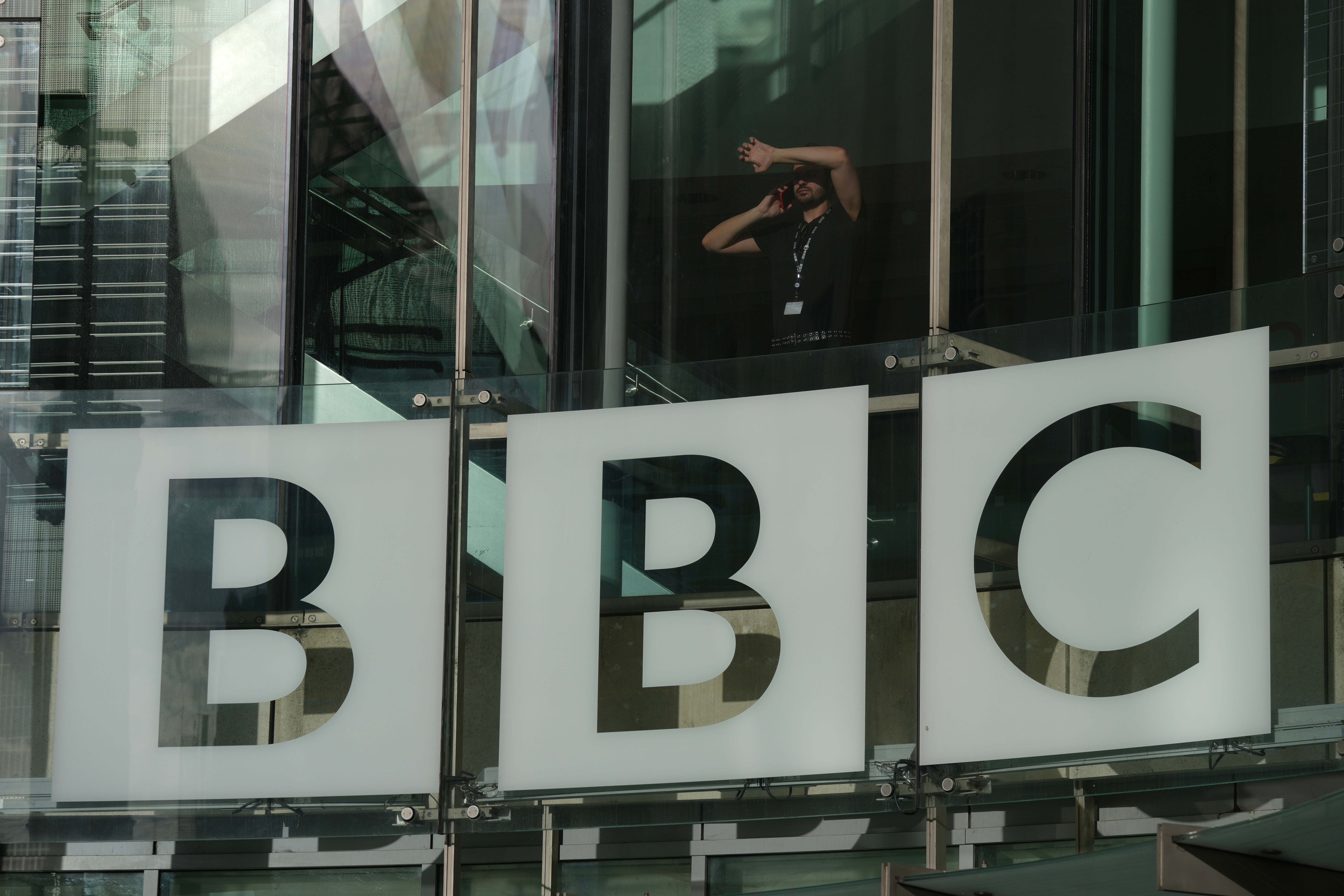 independent.co.uk - Athena Stavrou - BBC-Trump crisis live: Broadcaster 'set to apologise' as $1bn legal deadline looms