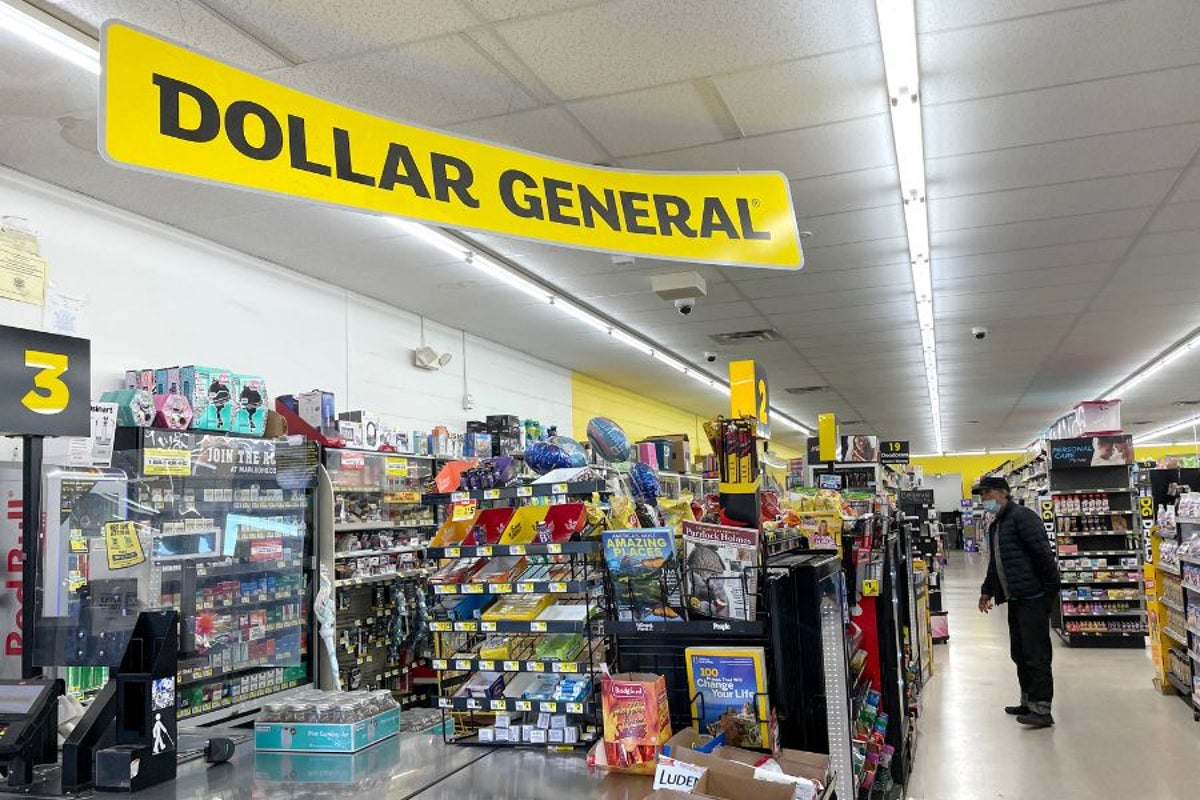Dollar General staff walk off job suddenly citing stolen time and poor working conditions
