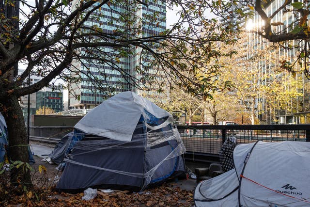 <p>People who work directly with refugees have warned that they face homelessness this winter following the Home Office’s decision in September</p>