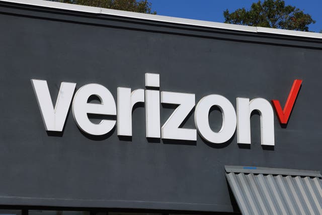 <p>Verizon is battling rising competition as subscriber growth slows and cautious consumers are unwilling to buy premium wireless plans</p>