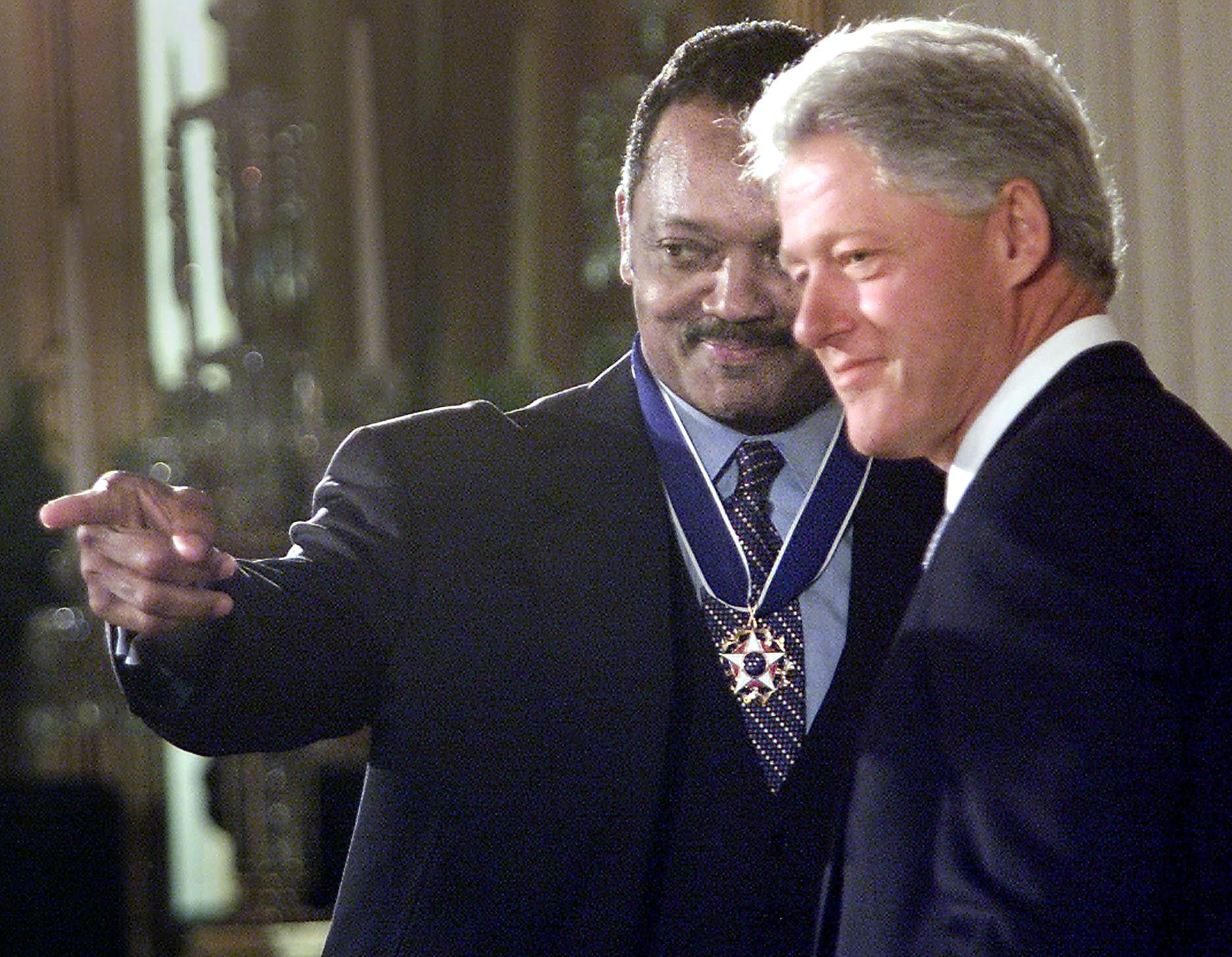 O ex-presidente Bill Clinton concedeu a Jackson a Medalha Presidencial da Liberdade, a mais alta honraria civil do país, em 2000.