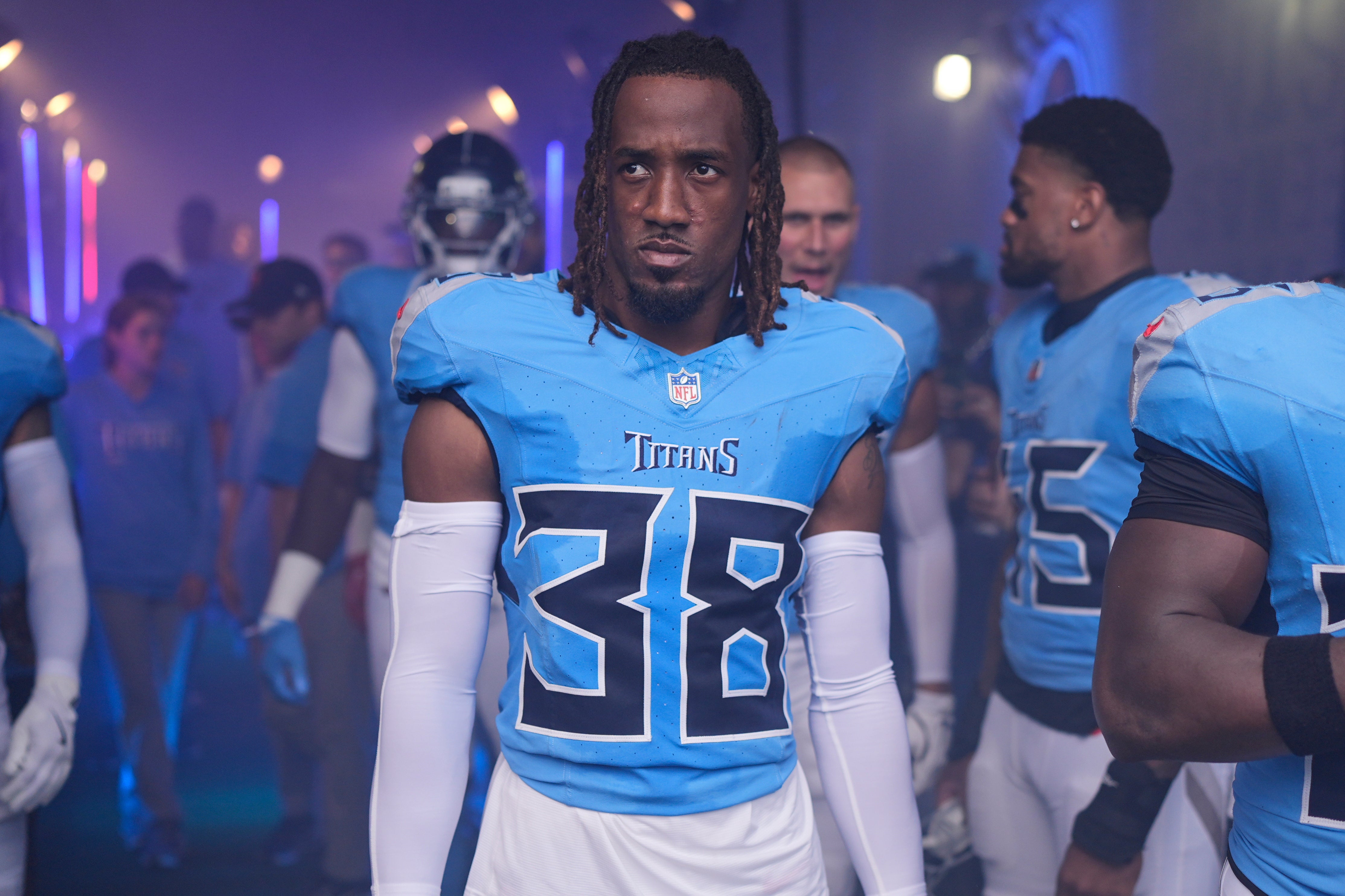 Titans Sneed Shooting Football