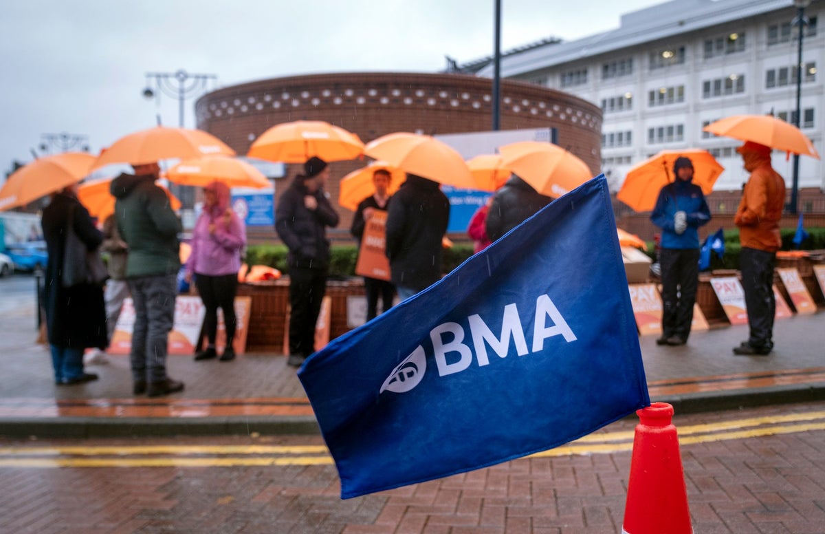 Senior NHS doctors in England balloted on strike action – here’s why