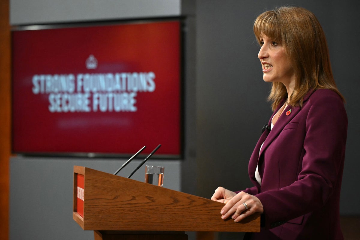 Rachel Reeves urged to scrap international student levy over concerns for growth