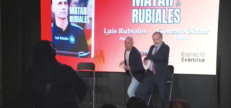 No momento em que Rubiales foi incitado, seu tio reclamou