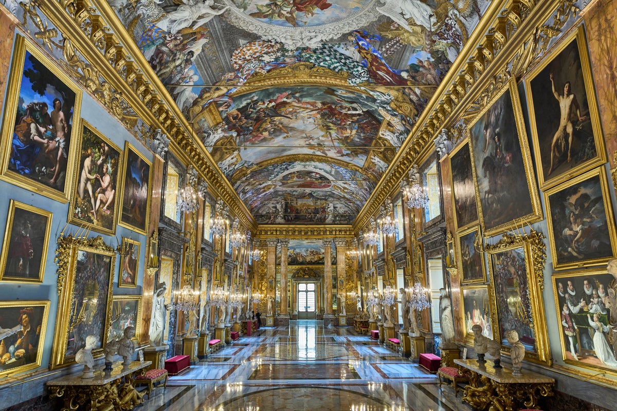 Photos of the treasures in Romes exclusive Colonna Palace