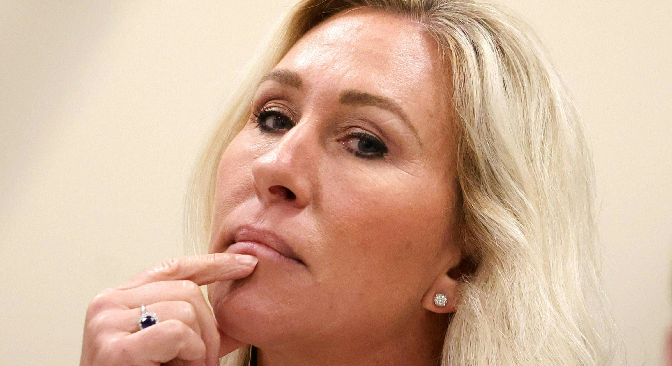 Greene está entre os vários membros republicanos do Congresso que apoiam um esforço da Câmara para forçar o governo a entregar mais arquivos de Epstein.