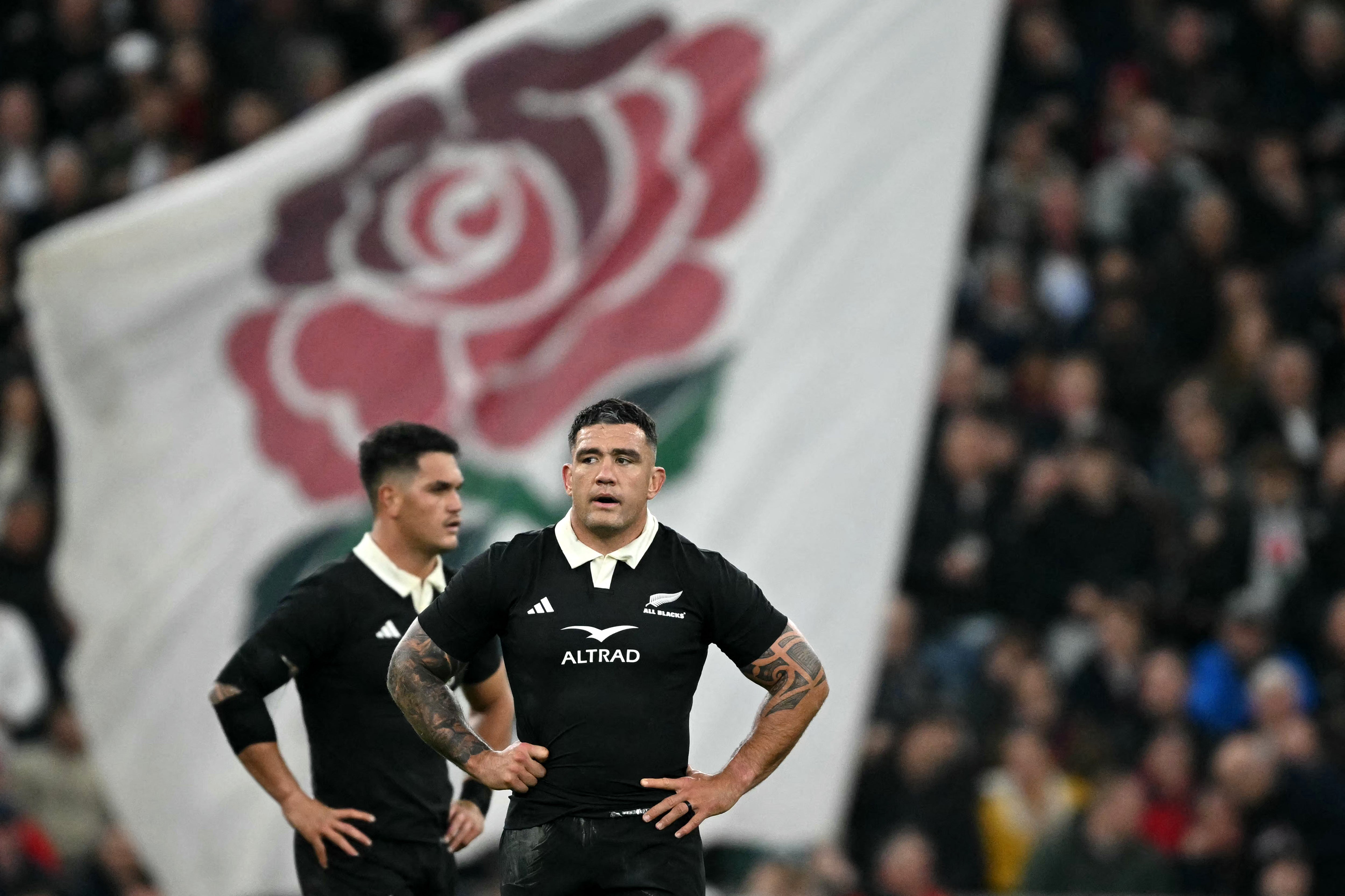 Los All Blacks flaquearon bajo la presión de Inglaterra al final