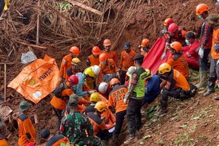 Flash floods and landslides on Indonesia’s Sumatra island leave at ...