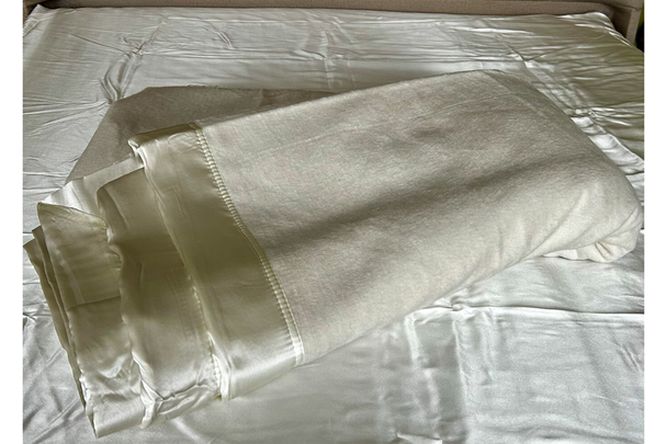 best silk bedding indybest review Jasmine Silk silk blanket
