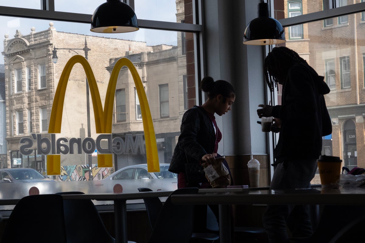 Dollar Menu loses its appeal as low-income Americans priced out of McDonald’s by soaring prices Dollar Menu loses its appeal as low-income Americans priced out of McDonald’s by soaring prices