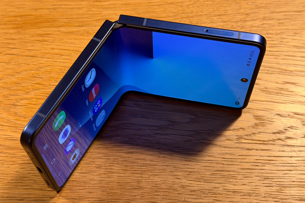 best smartphones indybest review Samsung Galaxy Z Flip7