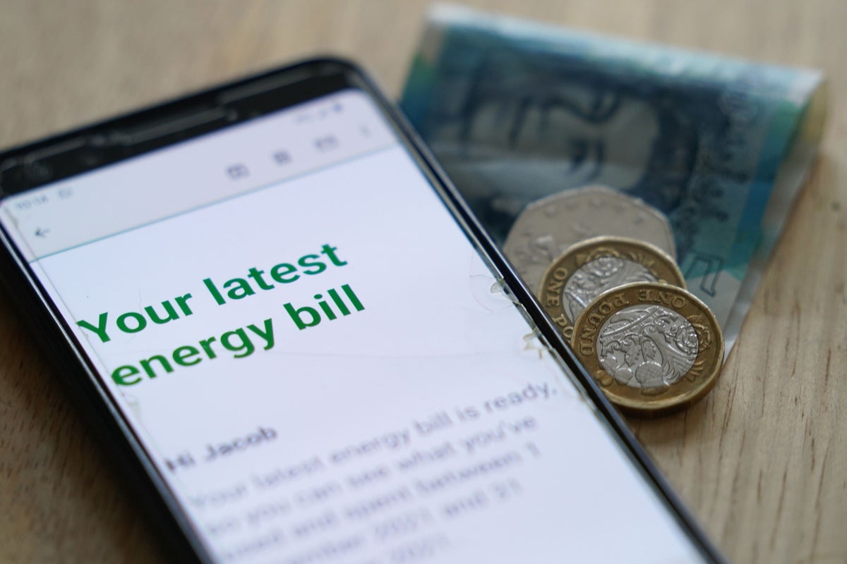 Households expected to see energy bills drop by £22 from January