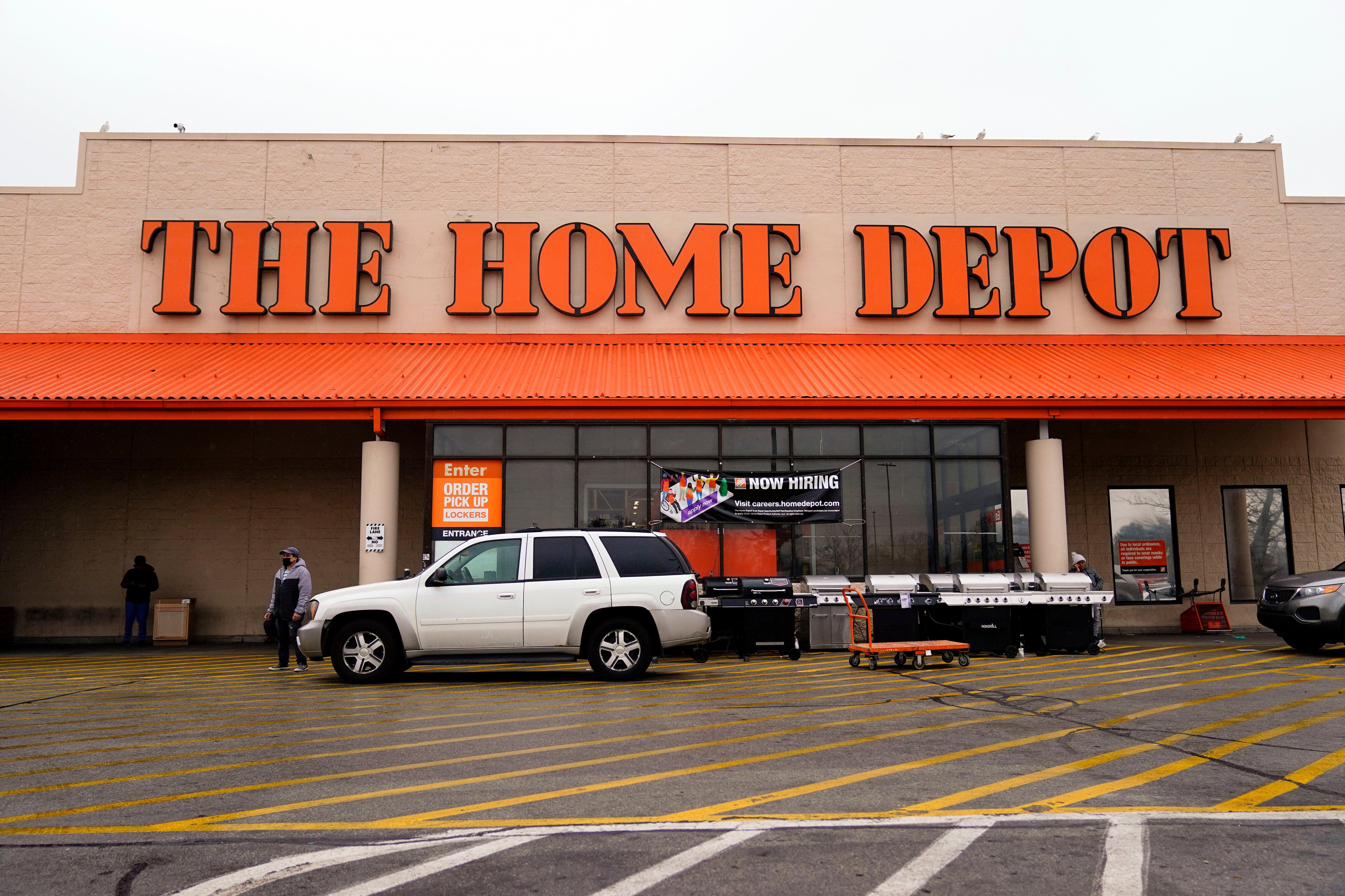 independent.co.uk - Michelle Chapman - Home Depot CEO warns of 'uncertainty' as three issues plague retailer