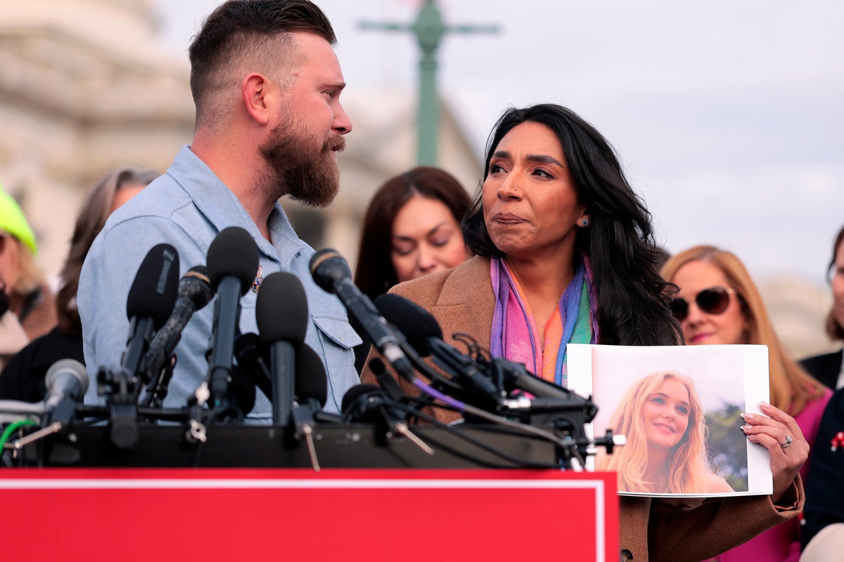 Virginia Giuffre’s brother furious after Ghislaine Maxwell seeks clemency in exchange for Epstein info – UK Times Virginia Giuffre’s brother furious after Ghislaine Maxwell seeks clemency in exchange for Epstein info – UK Times