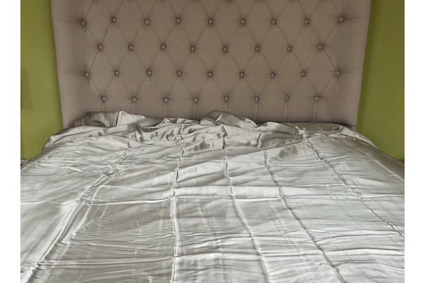 best silk bedding indybest review Soak and Sleep Mulberry silk duvet cover