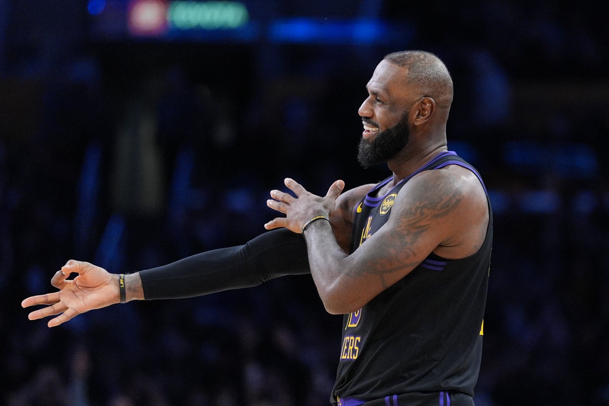 LeBron James breaks another NBA record in LA Lakers win LeBron James breaks another NBA record in LA Lakers win