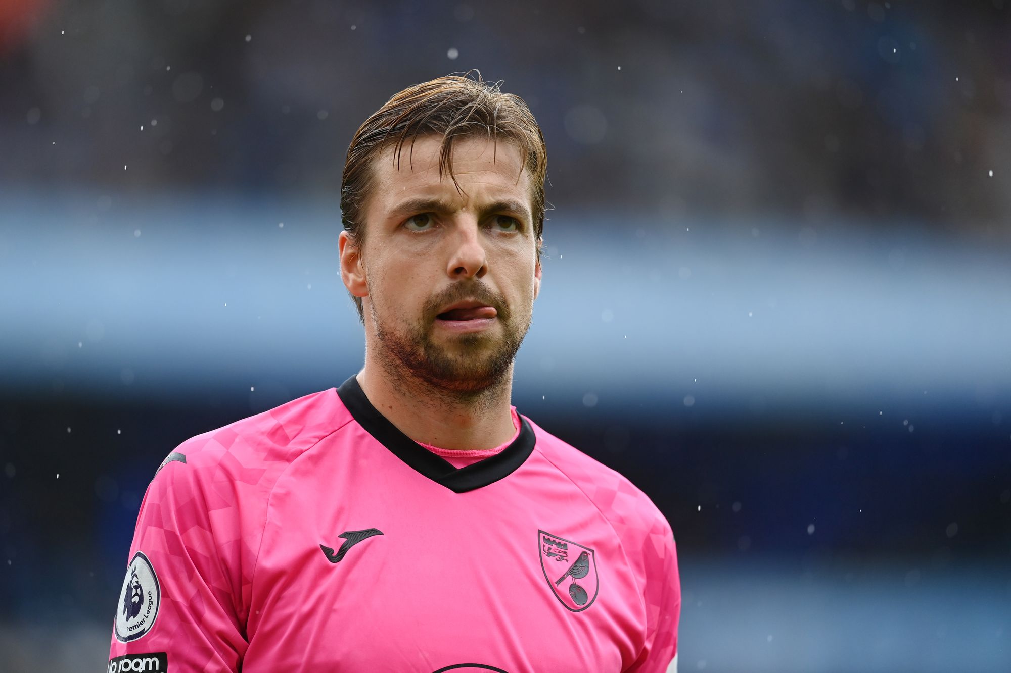 Tim Krul en acción con Norwich en 2021
