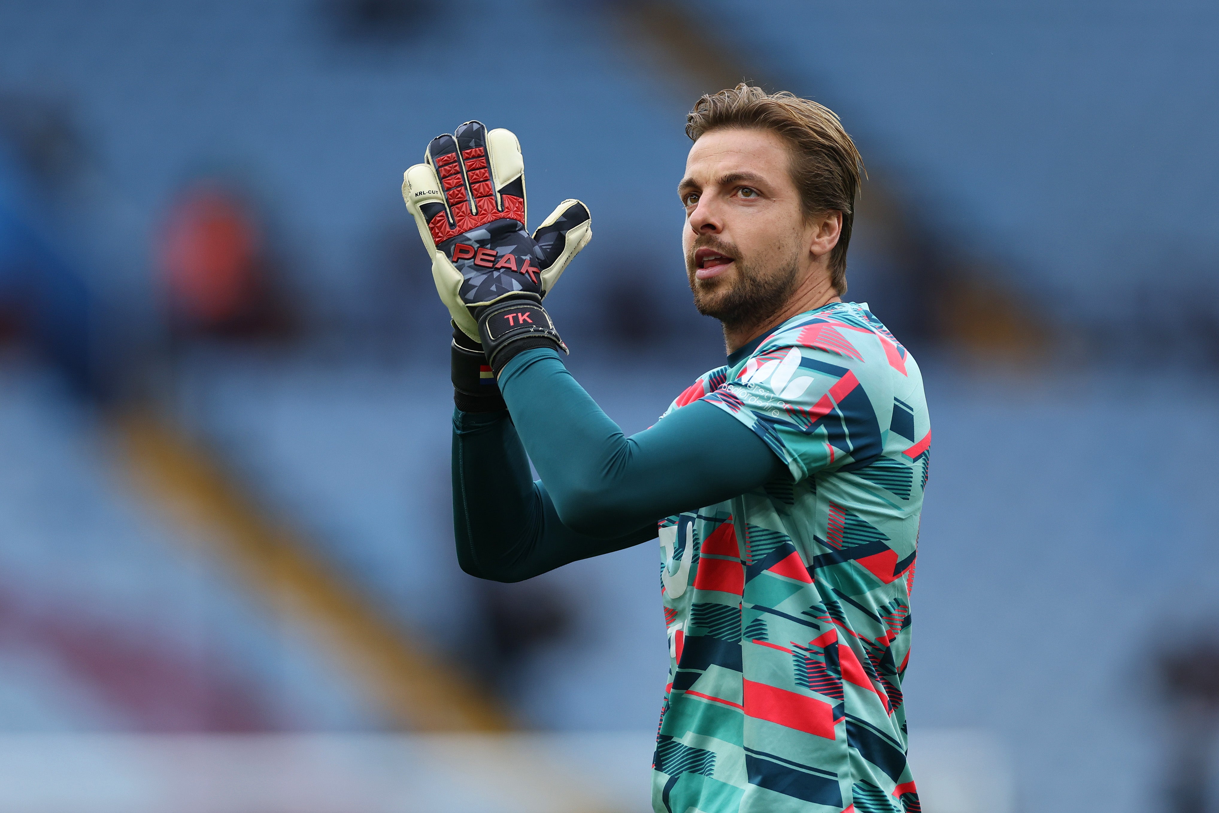 Tim Krul en acción para Luton Town