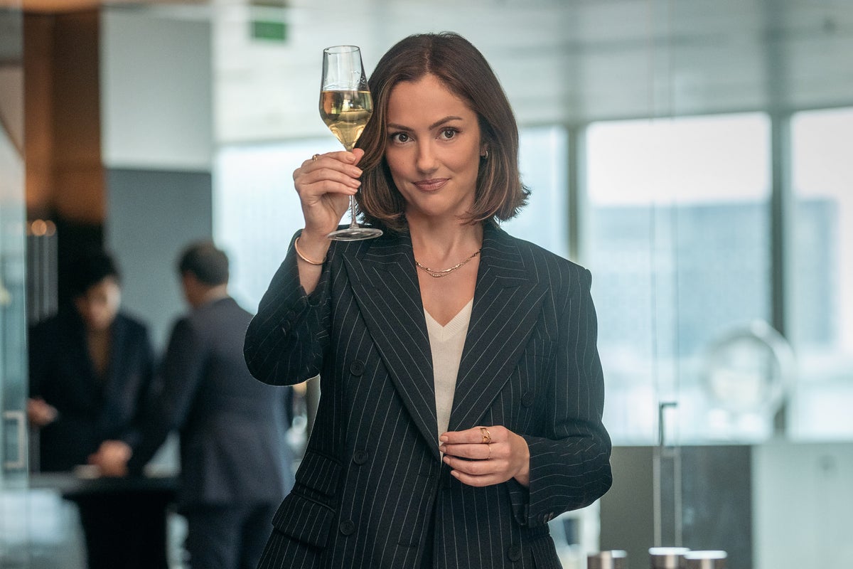 Champagne Problems reviews: Critics say Netflix’s new Christmas romcom with Minka Kelly is ‘boring’ and ‘repetitive’ Champagne Problems reviews: Critics say Netflix’s new Christmas romcom with Minka Kelly is ‘boring’ and ‘repetitive’