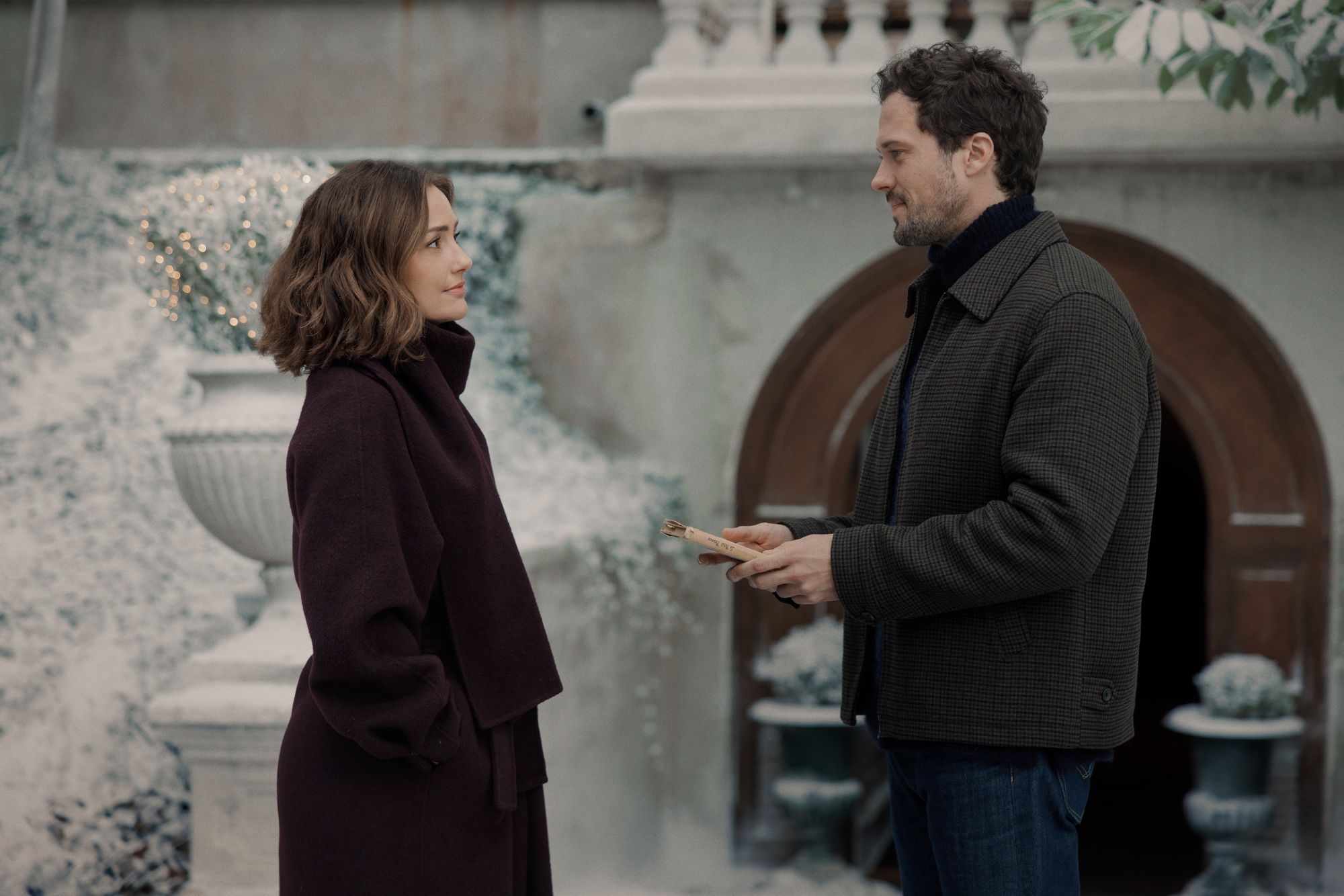 Champagne Problems reviews: Critics say Netflix's new Christmas romcom with  Minka Kelly is 'boring' and 'repetitive' | The Independent