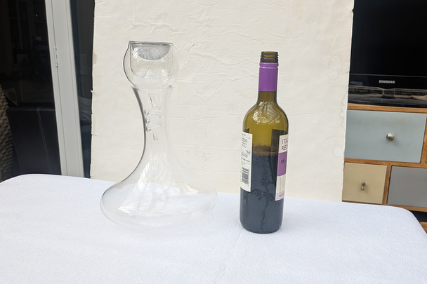 Best wine aerator Indybest review Menkind twister glass aerator and decanter set