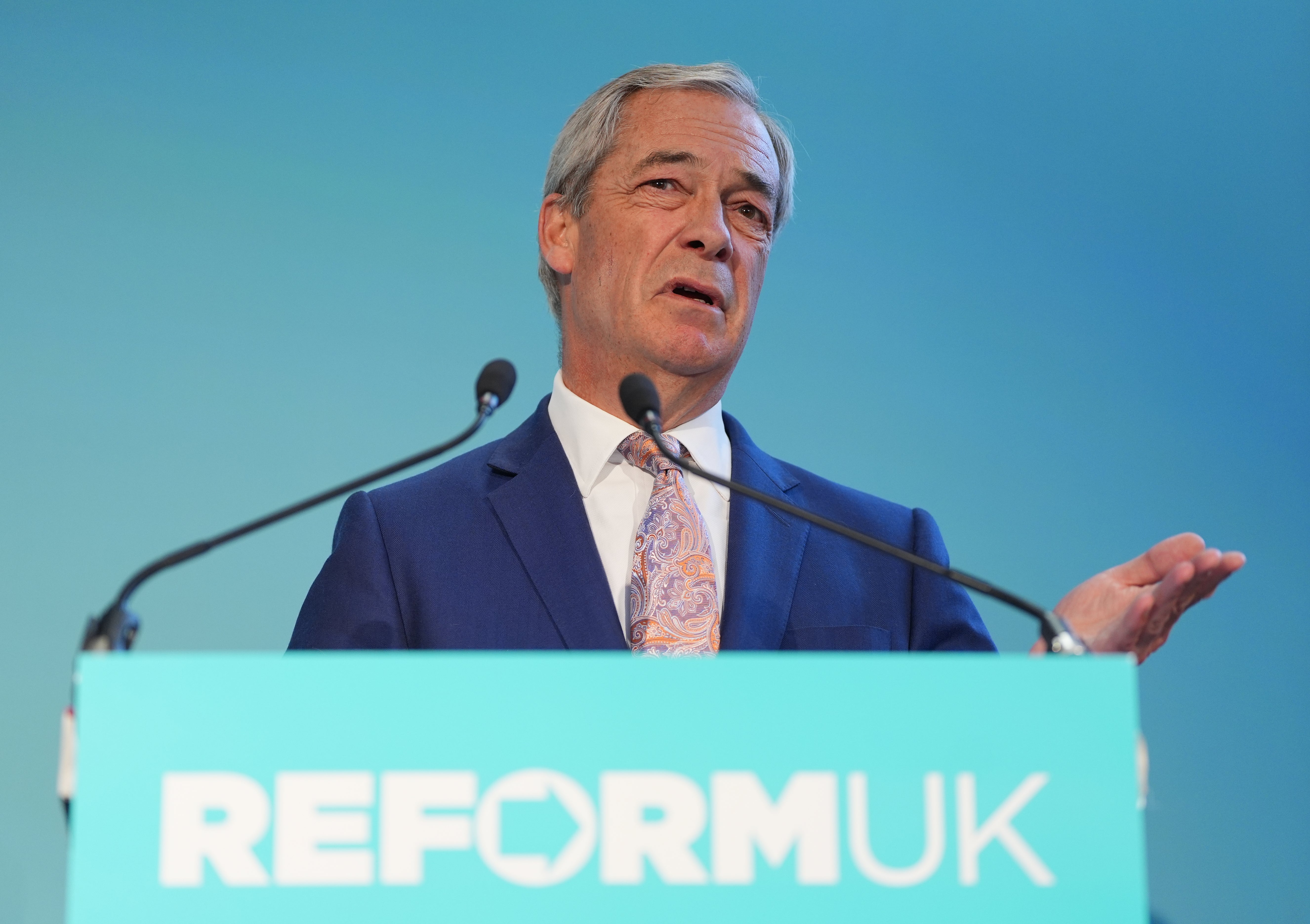 Sir Keir Starmer pediu ao líder reformista para explicar as acusações