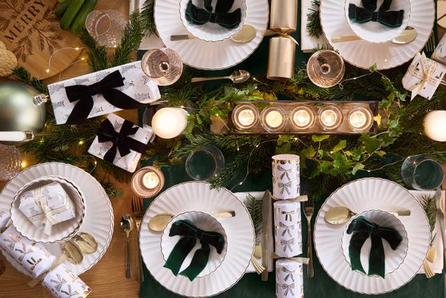 <p>Laying the table to an art form to showcase your festive flair</p>