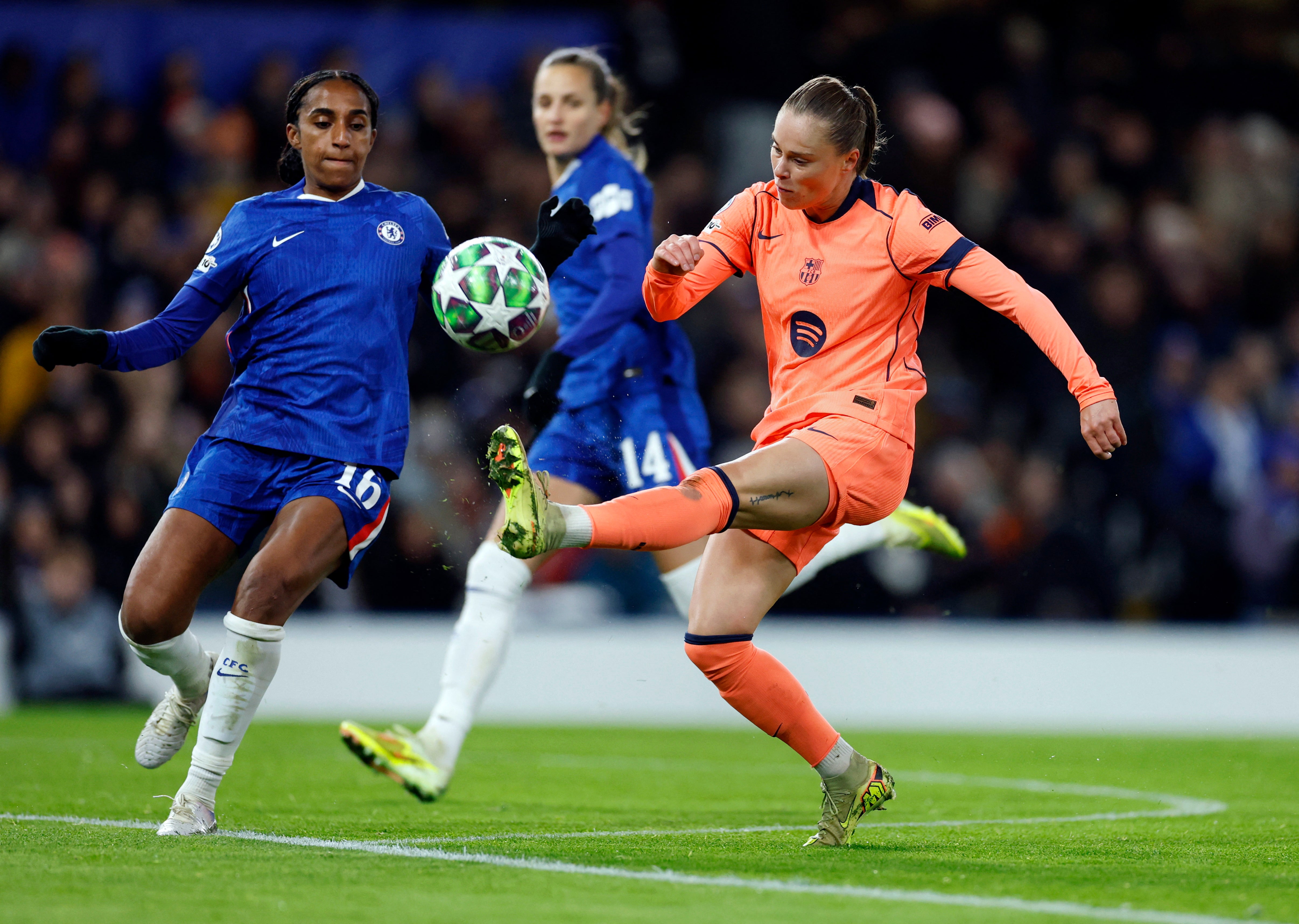 Ewa Pajor scored the equaliser as Barcelona drew with the Blues