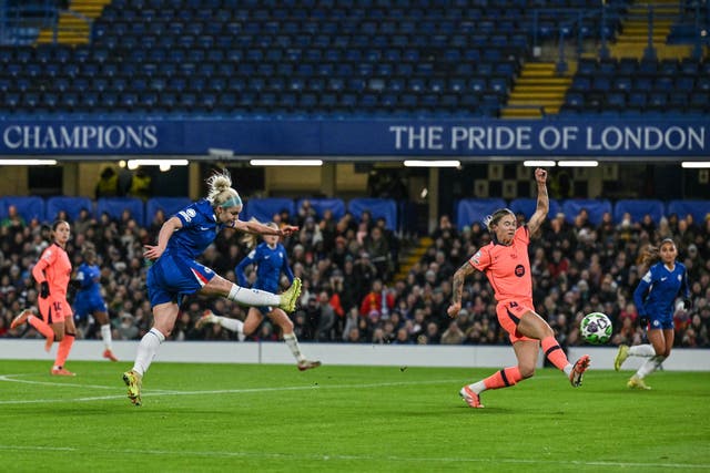 <p>Ellie Carpenter sent Chelsea into the lead against Barcelona</p>