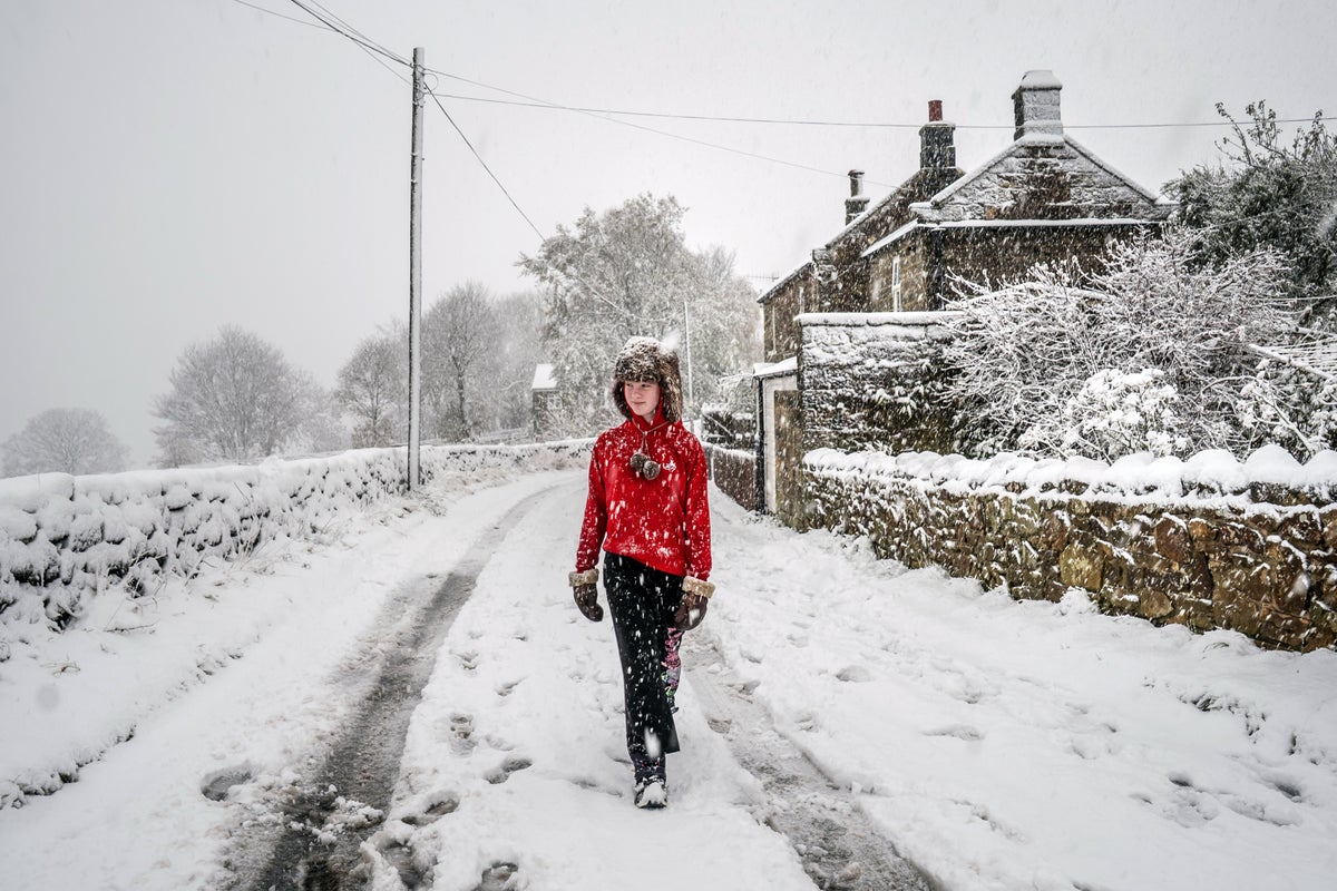 New Year snow forecast for much of UK after Met Office weather warnings ...