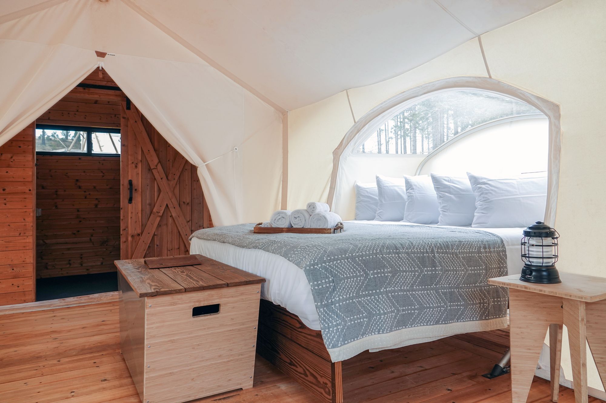 Under Canvas Yosemite will offer a glamping adventure like no other, in part thanks to beds positioned beneath stargazing panels