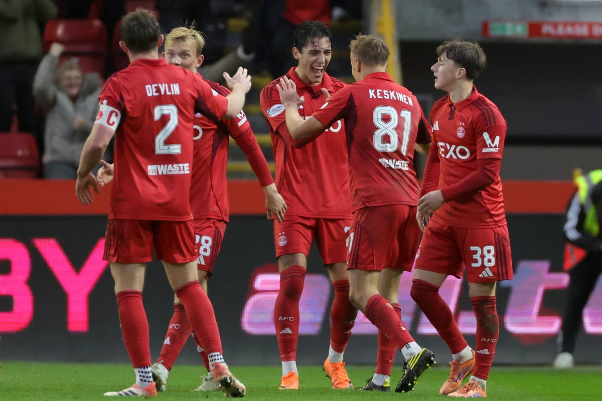 Aberdeen end Hearts’ unbeaten start and dent Premiership title hopes