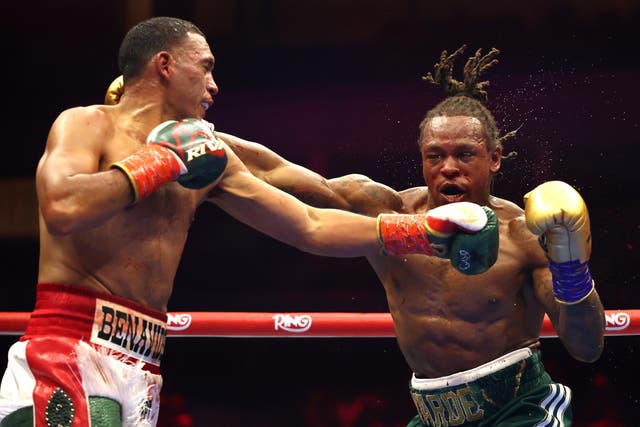 <p>David Benavidez (left) pressured Anthony Yarde and proved too much</p>
