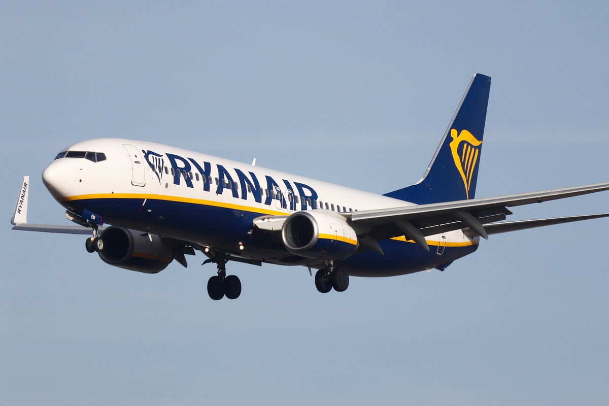 Ryanair flight declared mayday after coming within 10 minutes of running out of fuel Ryanair flight declared mayday after coming within 10 minutes of running out of fuel