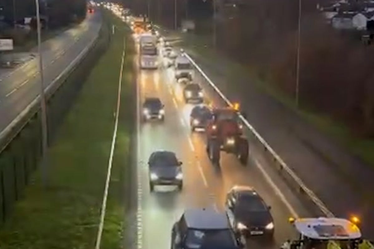 Angry farmers take part in go-slow protests on roads across UK ahead of Budget