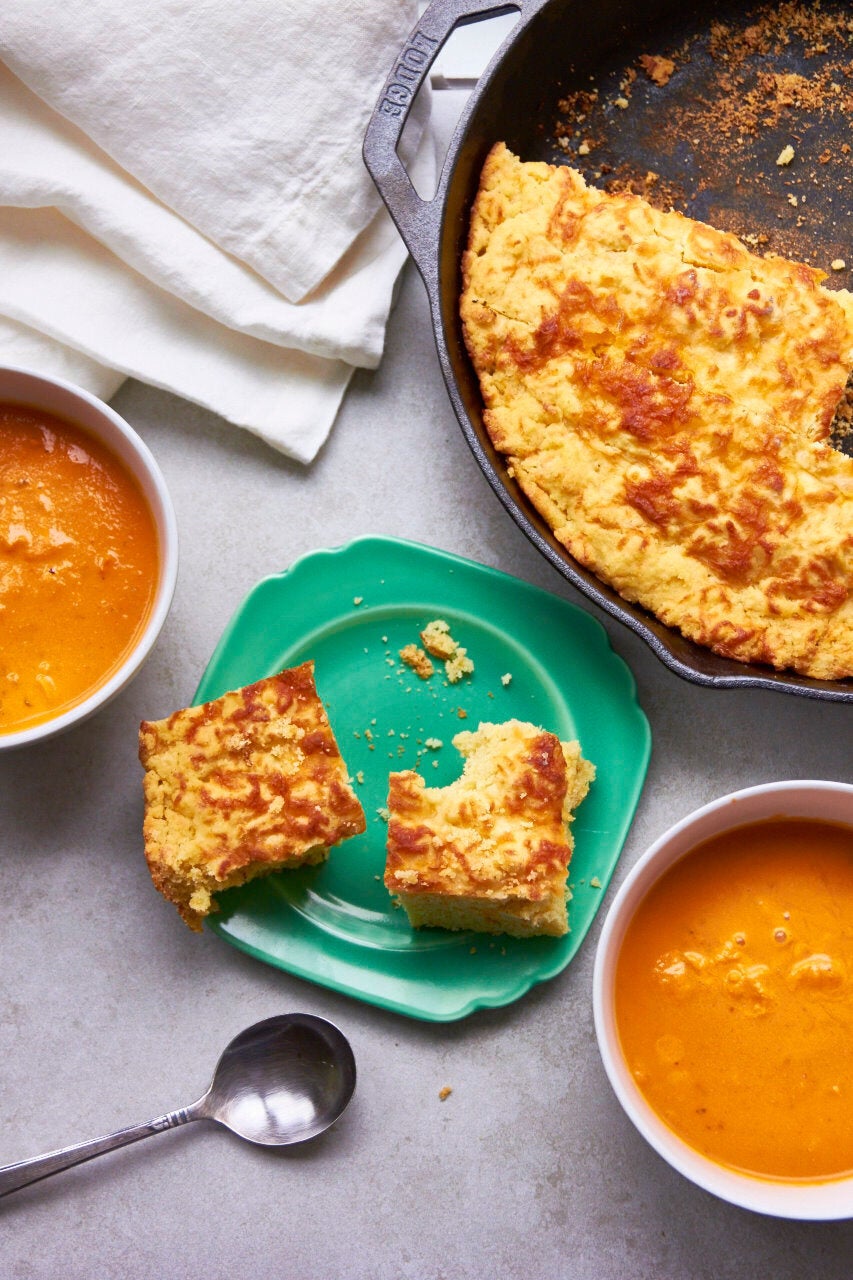 Food-Thanksgiving-Cheddar Cornbread
