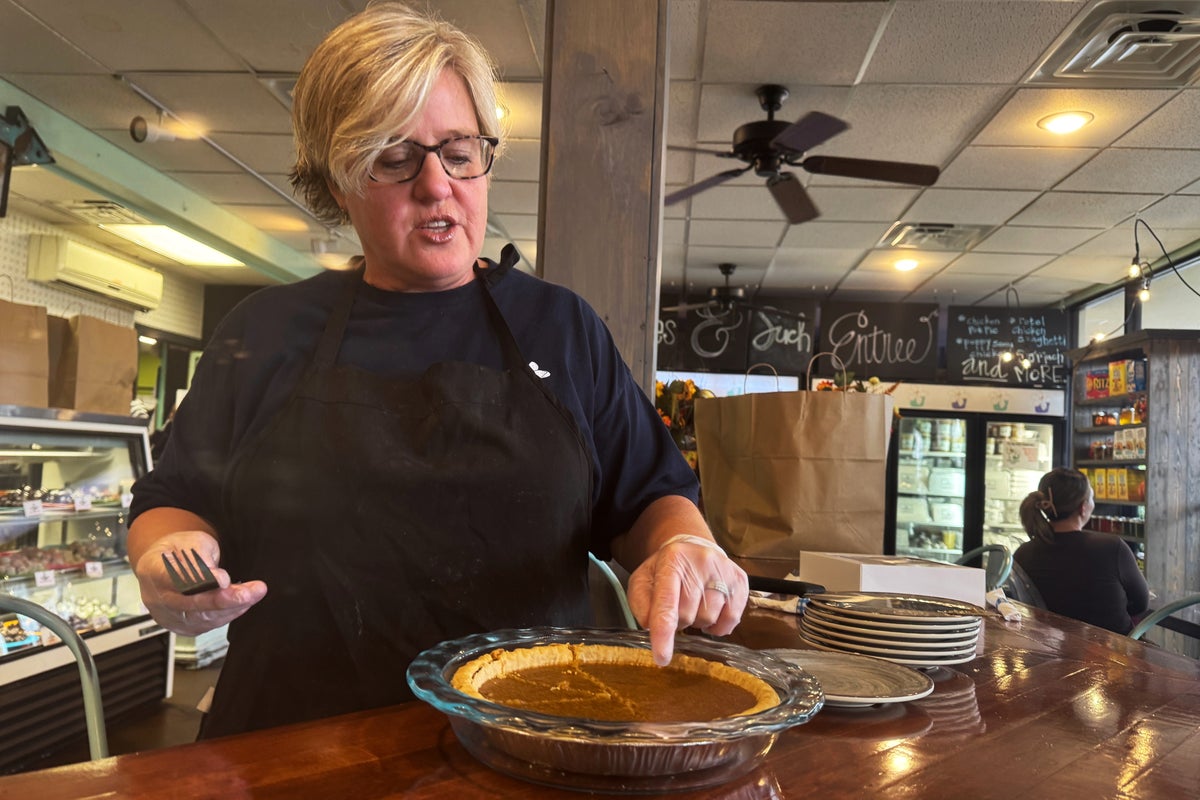 Sweet potato or pumpkin? The Thanksgiving pie debate